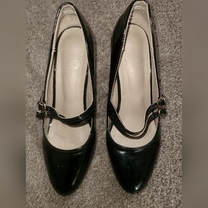 Women mary jane size 8 heels